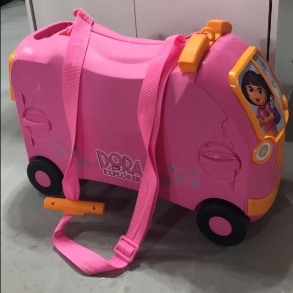 dora suitcase on wheels